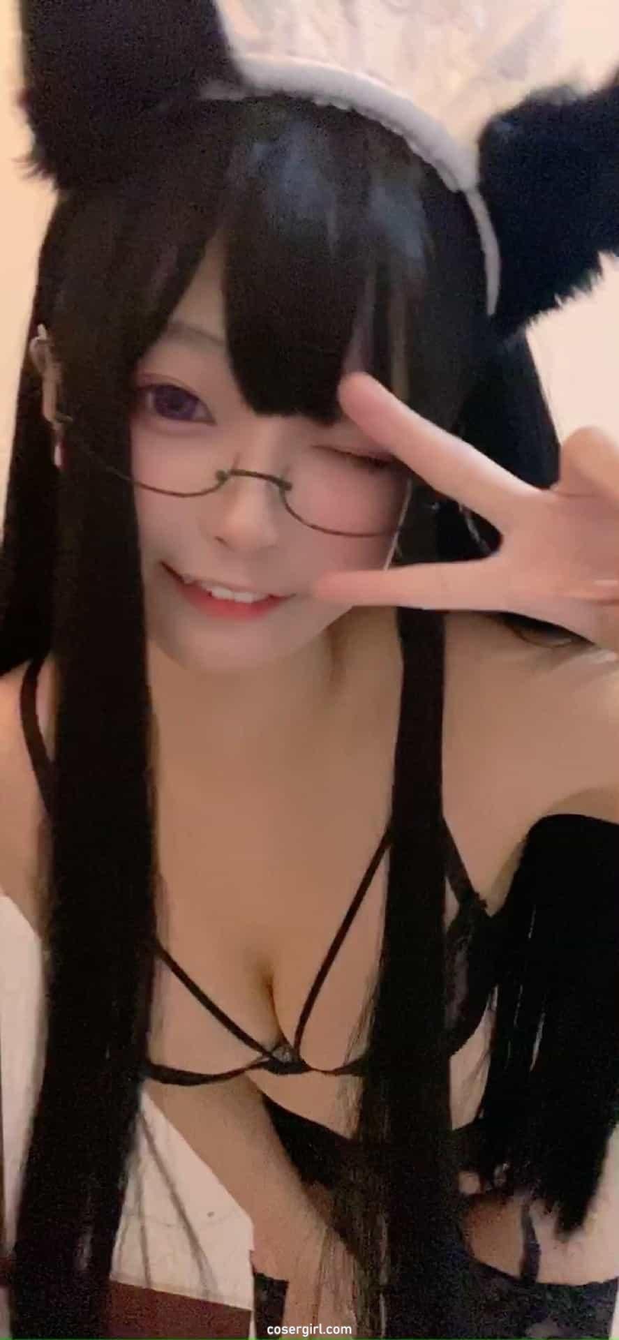 图片[1]-佳佳好难啊 VOL.12 亲亲 + VOL.13 神住在天上 我住在哪里呢 - coser福利社-coser福利社