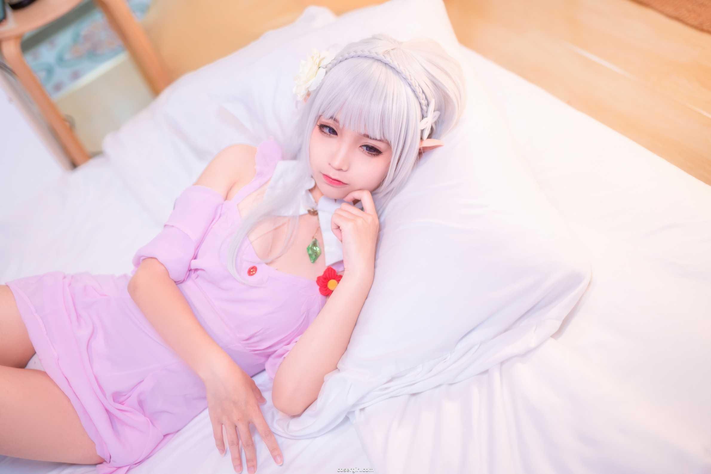 图片[5]-蠢沫沫 艾米莉亚的睡衣Cosplay - 床上的纯白与梦幻 - coser福利社免费在线观看-coser福利社