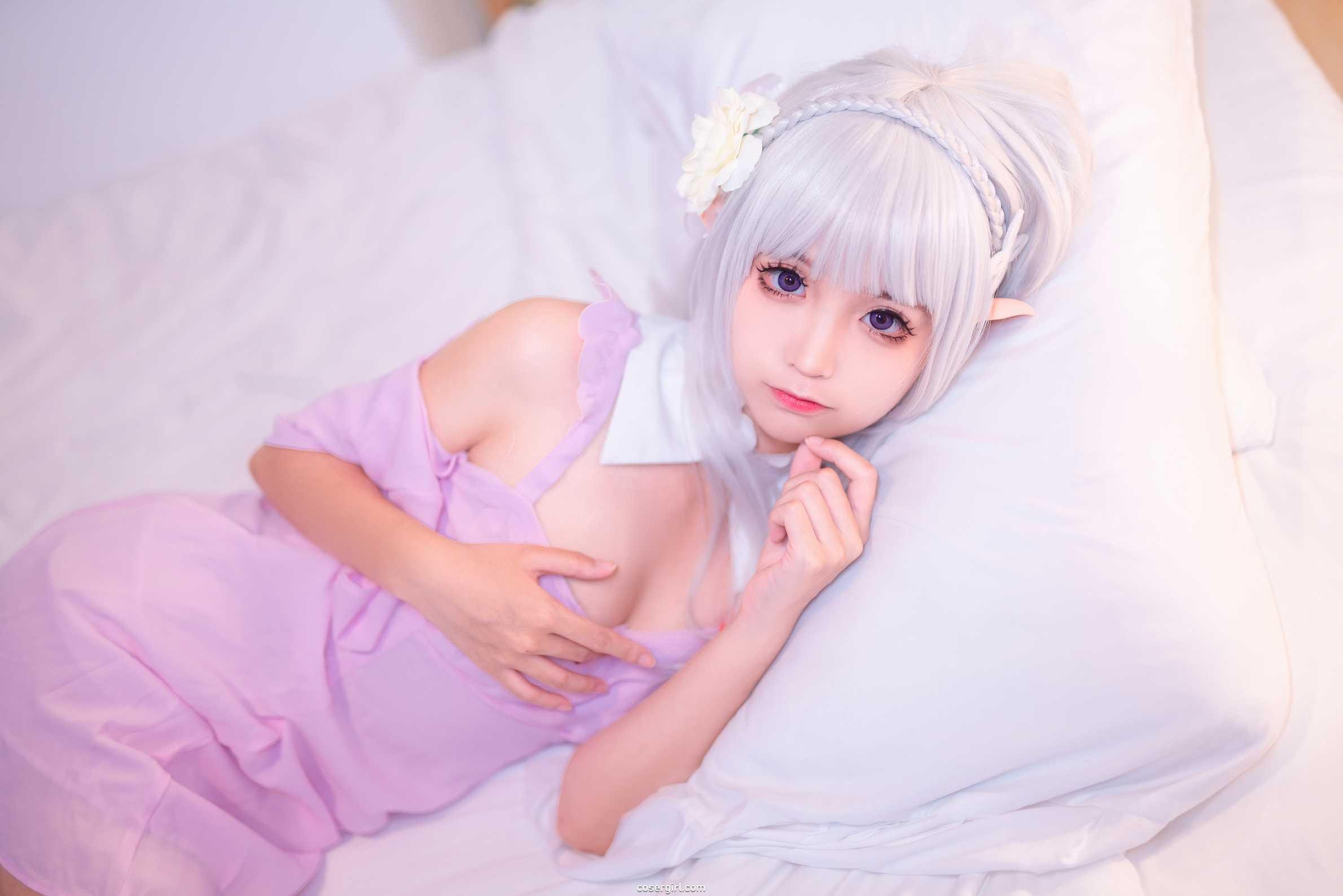 图片[12]-蠢沫沫 艾米莉亚的睡衣Cosplay - 床上的纯白与梦幻 - coser福利社免费在线观看-coser福利社