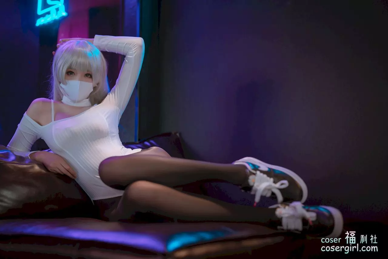 图片[33]-轩萧学姐 高开叉运动鞋 茑 美女图片欣赏 - coser福利社-coser福利社