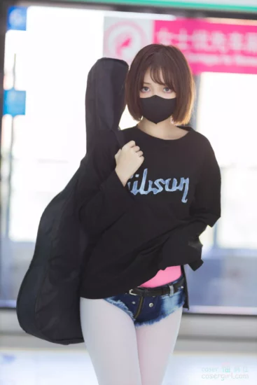 洛桑w伊梓 - 升玖老师 地铁吉他 美女写真图片欣赏-coser福利社