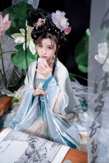 喵小吉-古风•月华清 美女写真图片欣赏-coser福利社