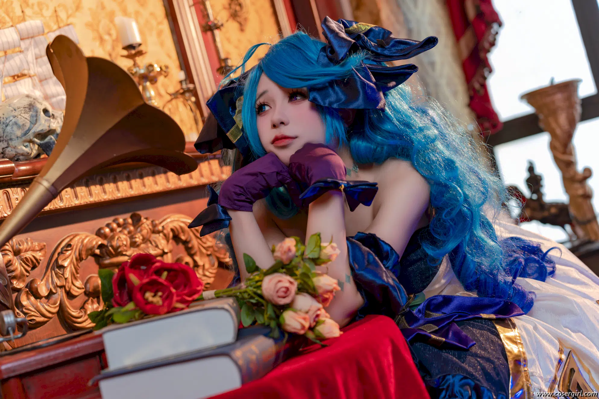 黏黏团子兔 《兔兔班车·格温》美女写真图片欣赏