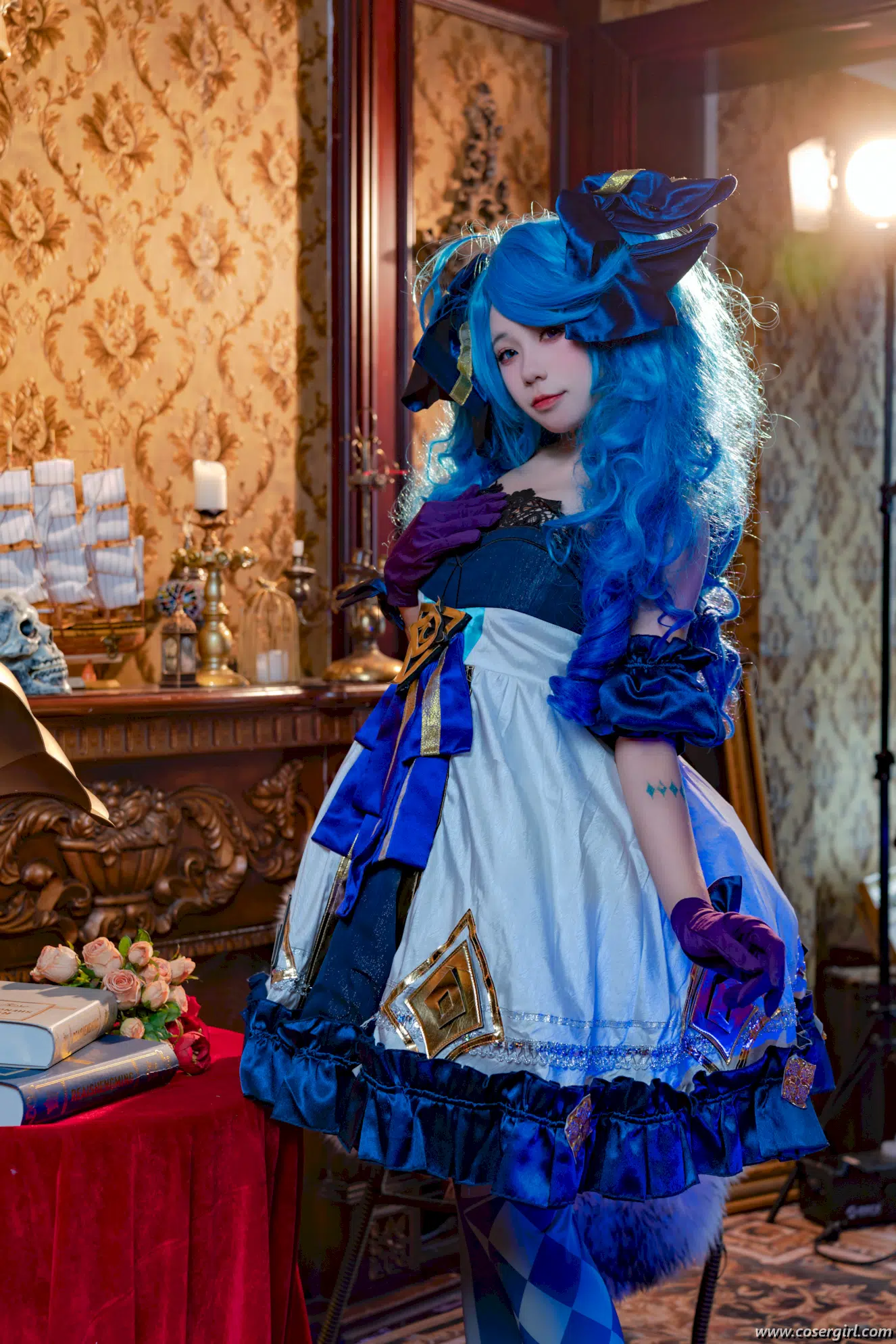 黏黏团子兔 《兔兔班车·格温》美女写真图片欣赏