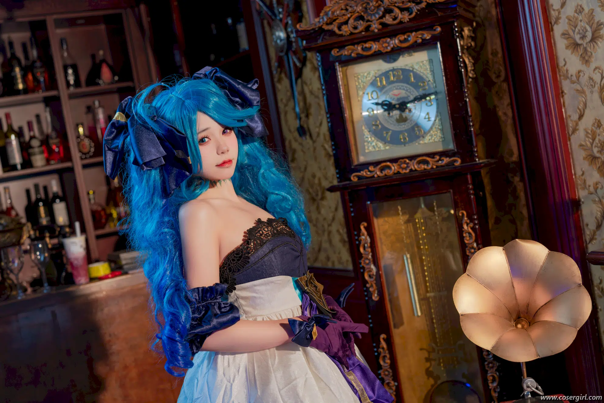 黏黏团子兔 《兔兔班车·格温》美女写真图片欣赏