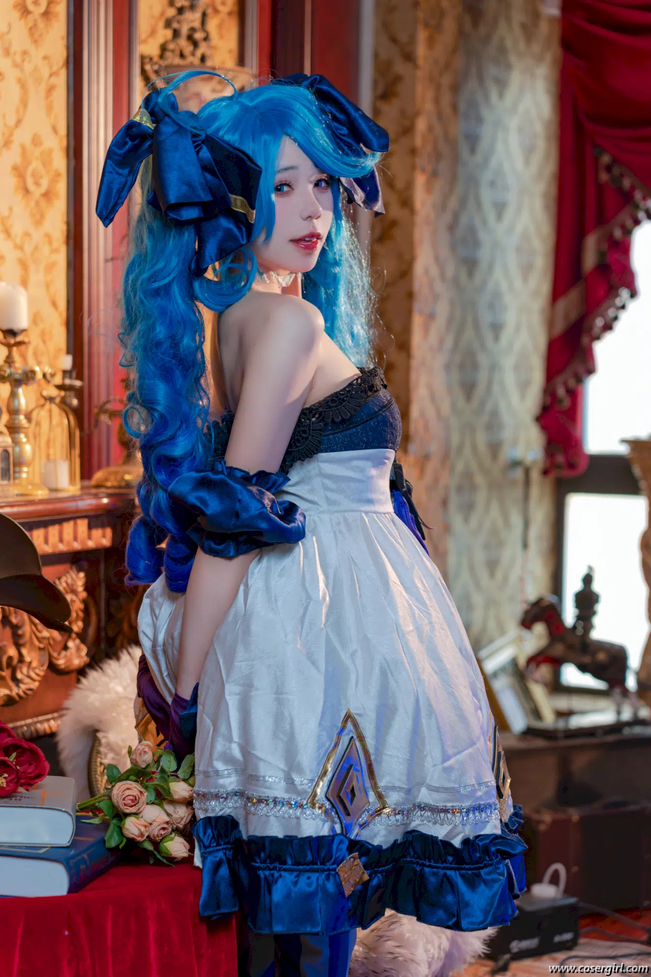 图片[9]-黏黏团子兔 《兔兔班车·格温》 美女写真图片预览 - coser福利社-coser福利社