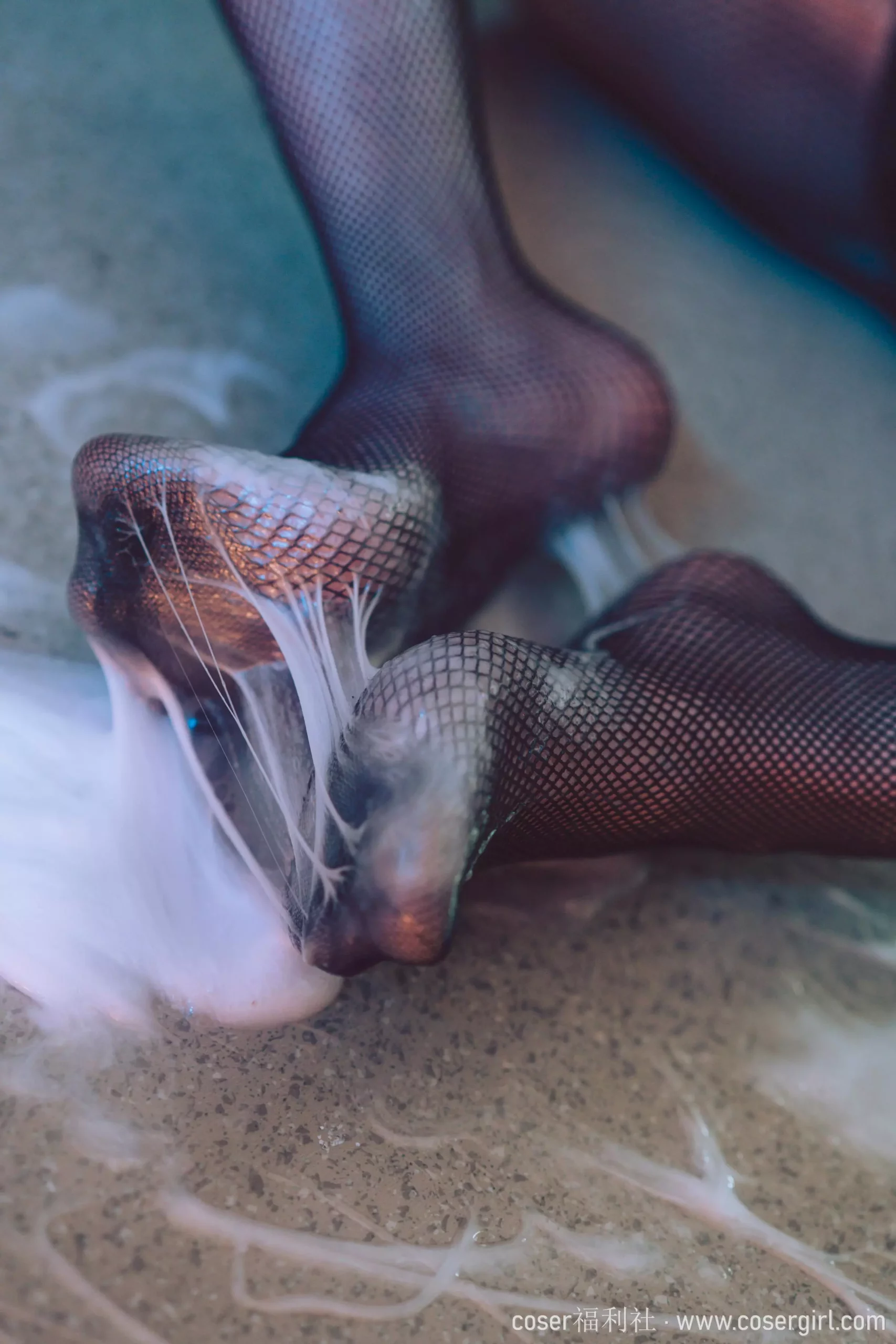 图片[4]-鹿八岁baby NO.047 地铁の调教 - coser福利社图片在线欣赏-coser福利社