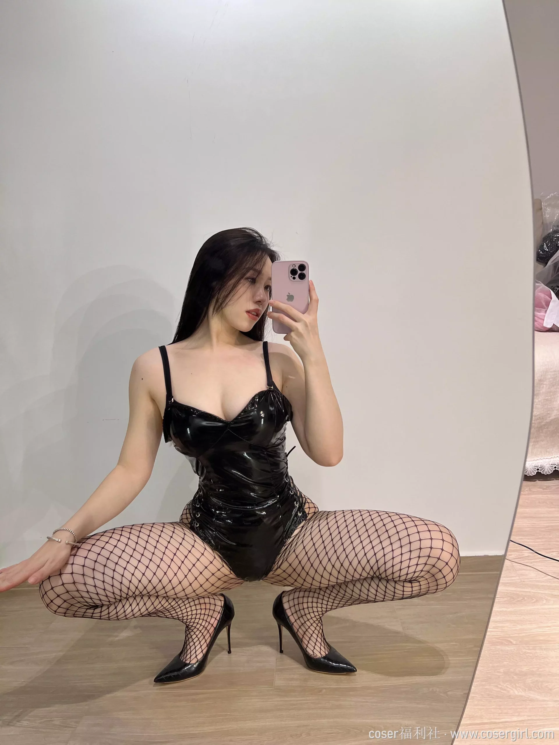 图片[1]-铁锤姐姐 微密圈系列合集下载 - coser福利社[43套][14.37GB]-coser福利社