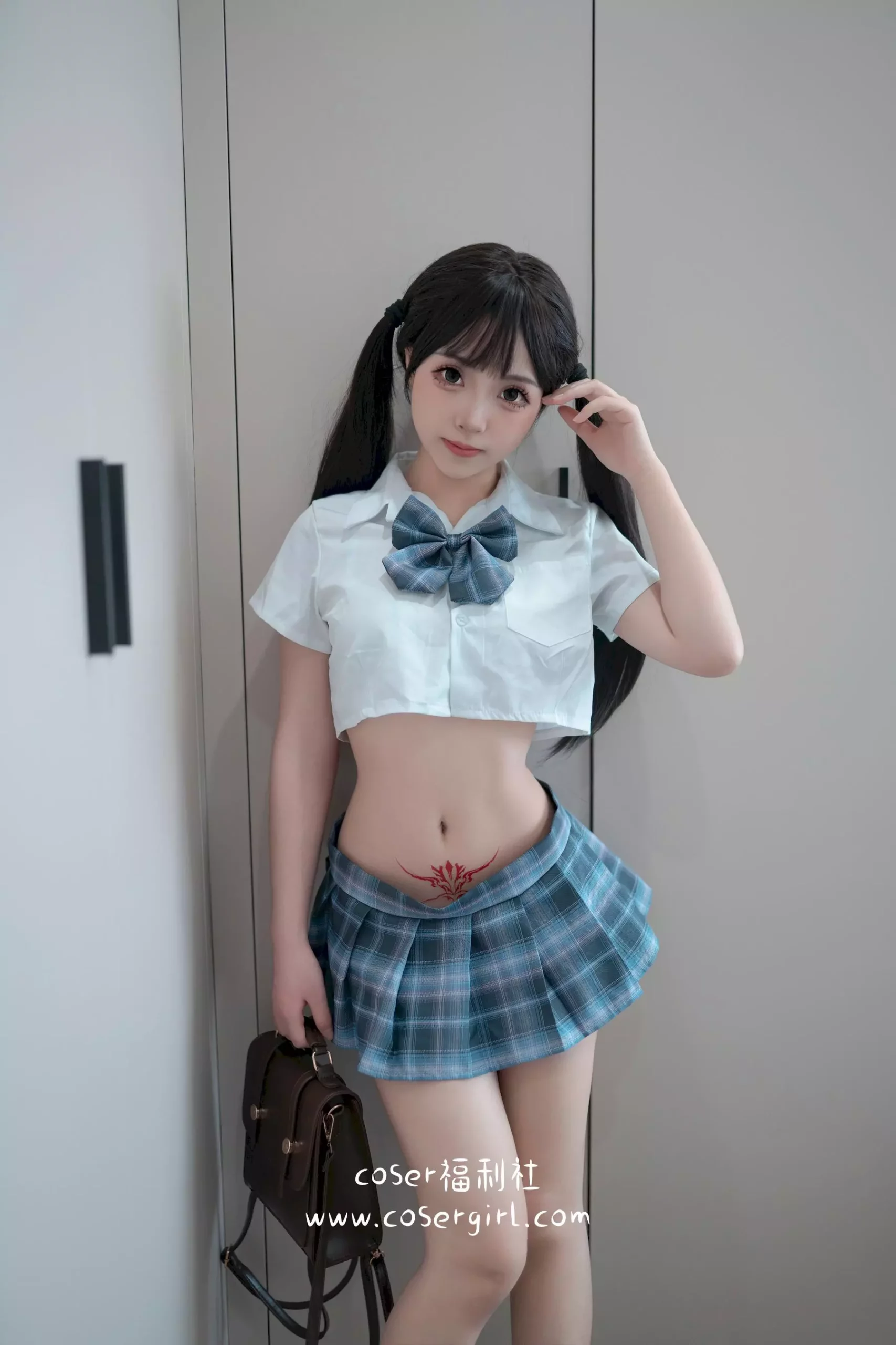 图片[1]-Bangni邦尼《家有妹妹》写真：制服少女的青春魅力 - coser福利社[在线欣赏]-coser福利社