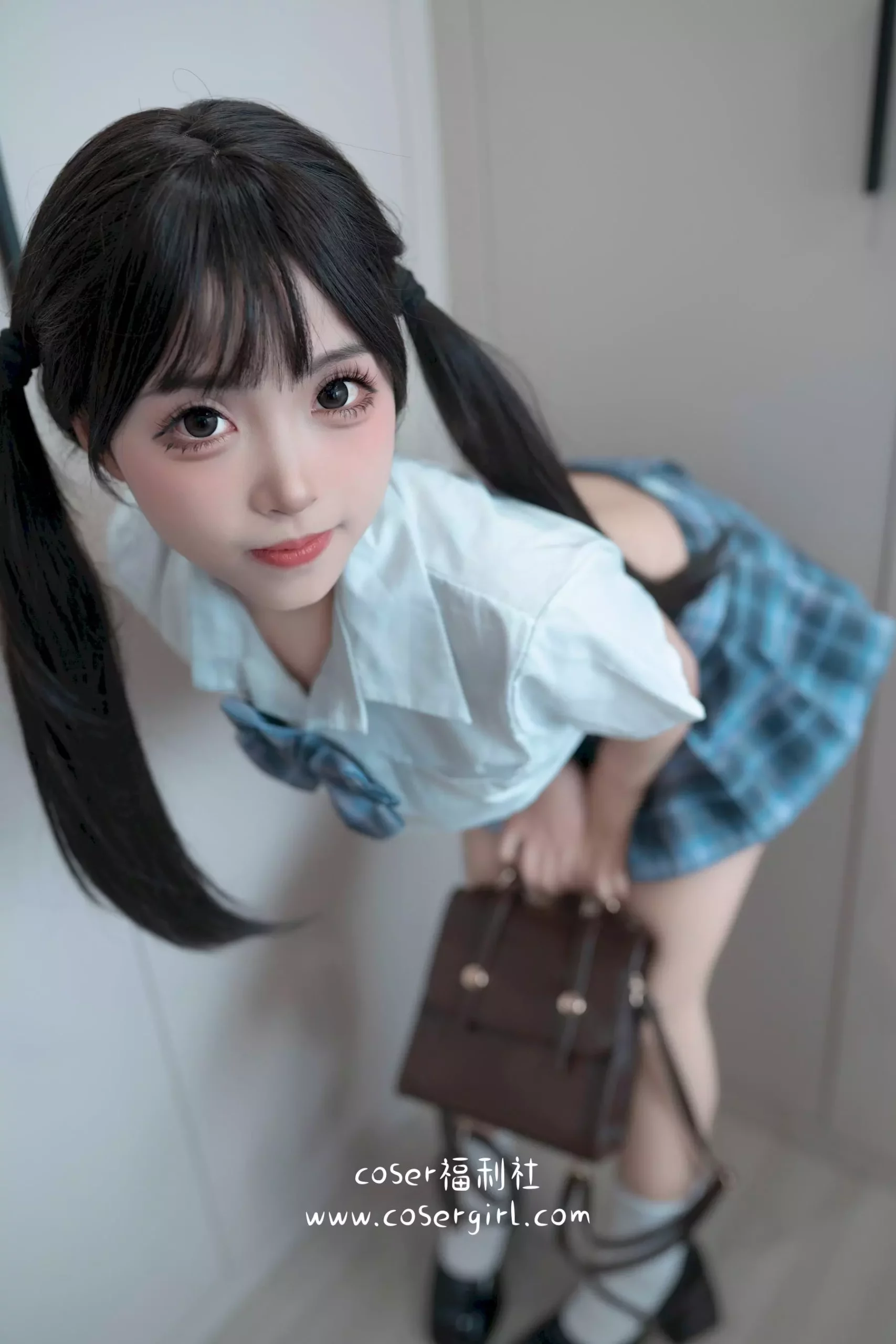 图片[2]-Bangni邦尼《家有妹妹》写真：制服少女的青春魅力 - coser福利社[在线欣赏]-coser福利社