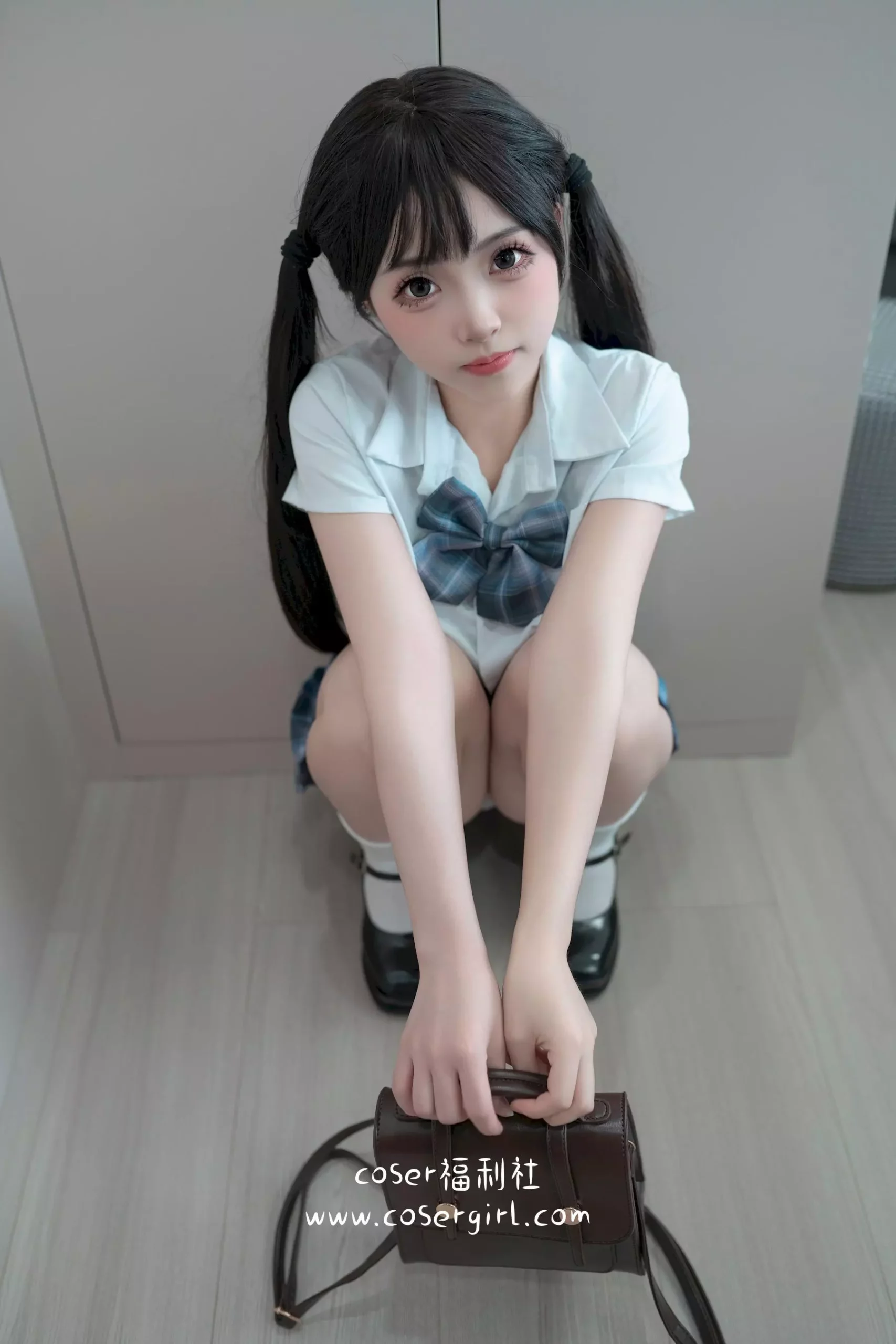 图片[8]-Bangni邦尼《家有妹妹》写真：制服少女的青春魅力 - coser福利社[在线欣赏]-coser福利社
