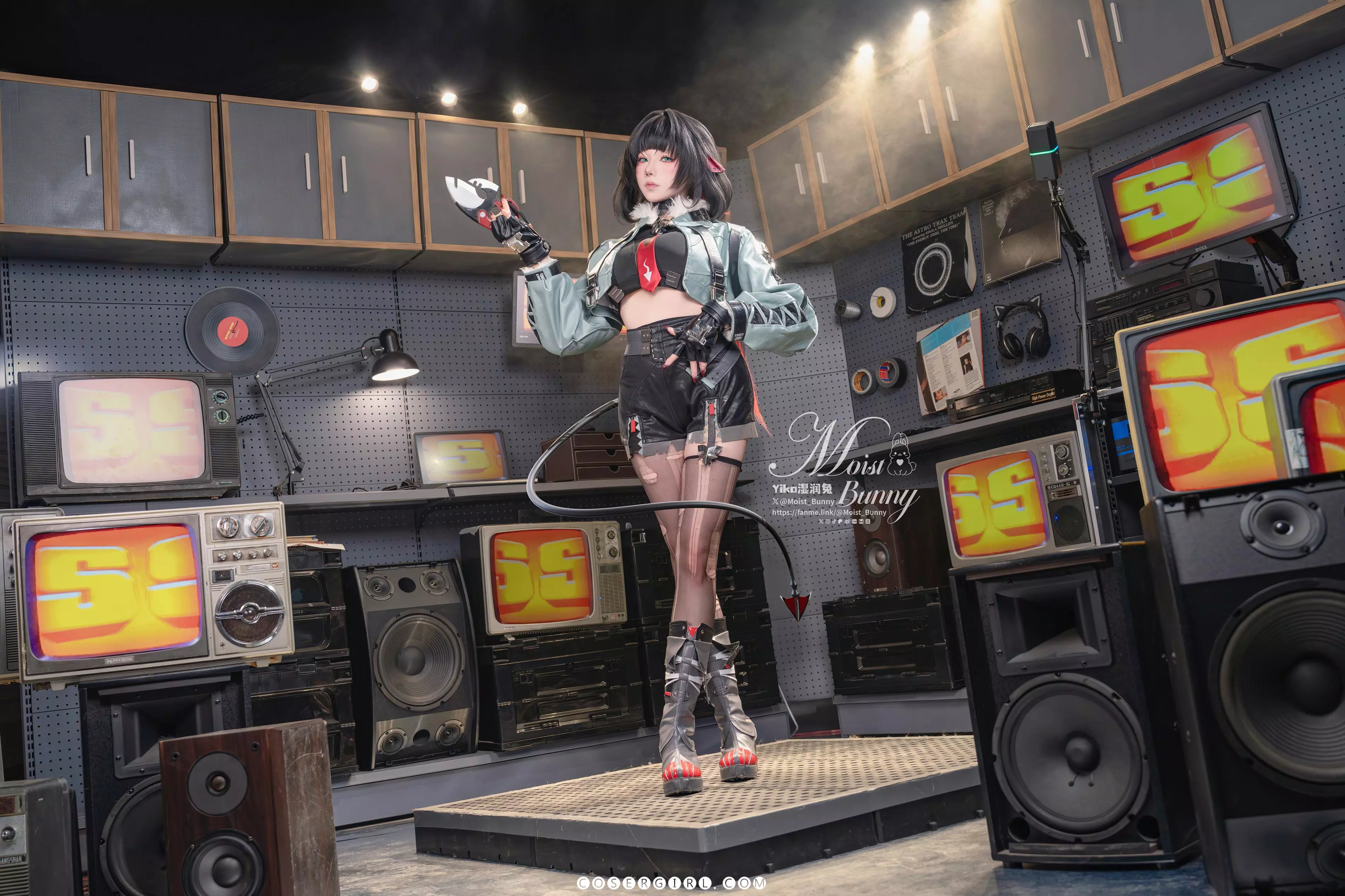 图片[1]-高能预警！Yiko湿润兔变身《绝区零》简·杜，制服美腿爆击视觉神经 - coser福利社-coser福利社