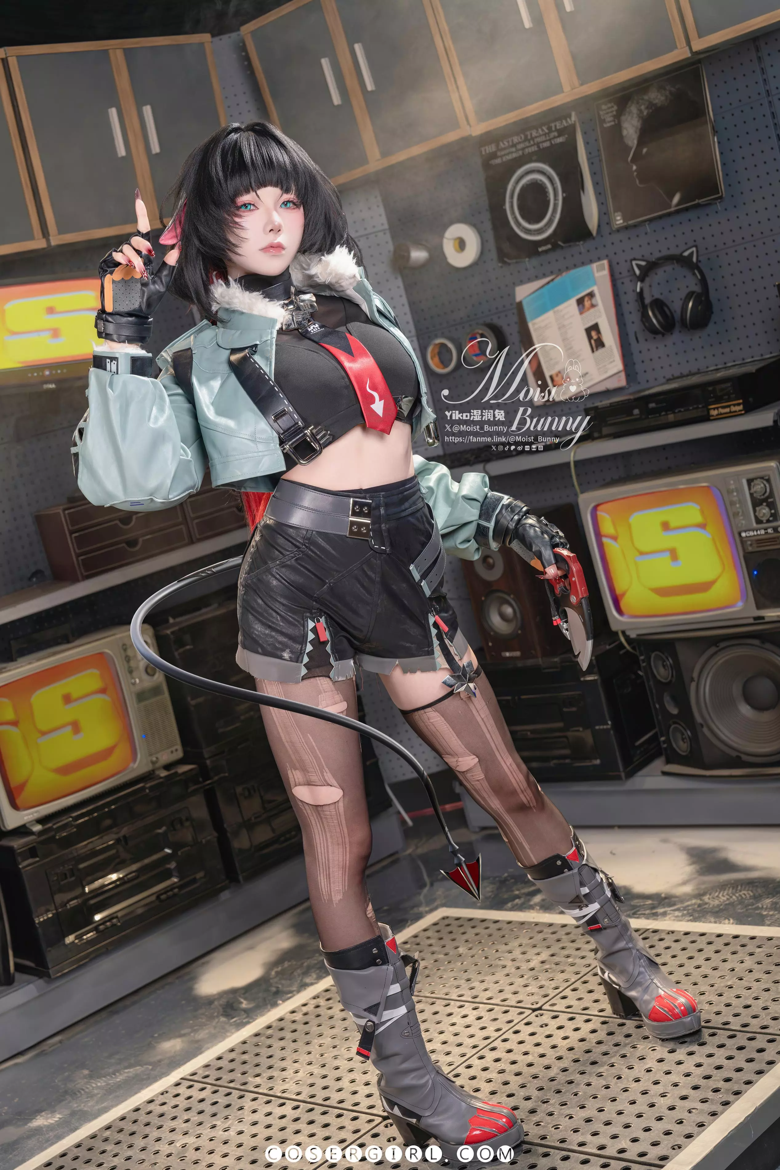 图片[4]-高能预警！Yiko湿润兔变身《绝区零》简·杜，制服美腿爆击视觉神经 - coser福利社-coser福利社