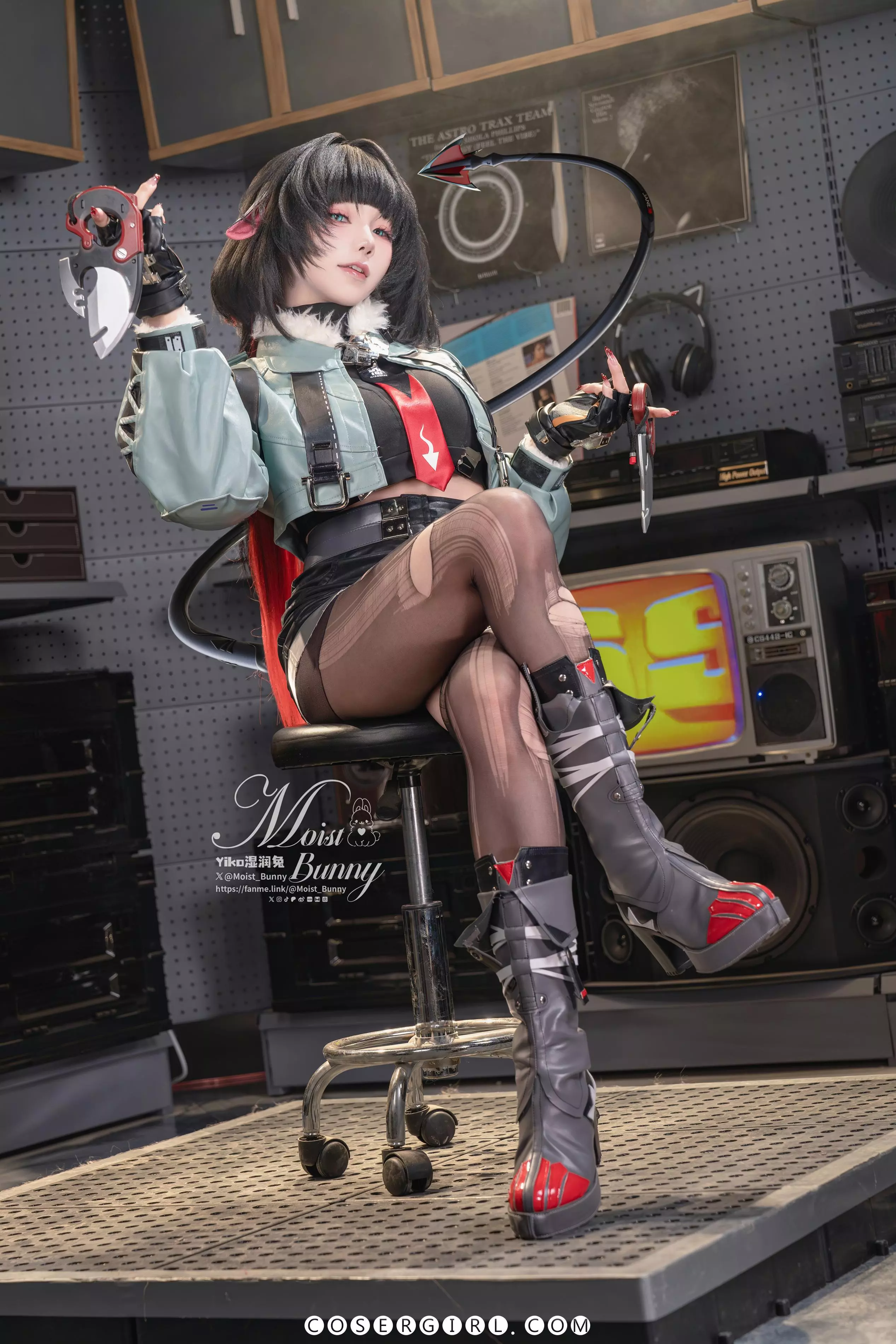 图片[7]-高能预警！Yiko湿润兔变身《绝区零》简·杜，制服美腿爆击视觉神经 - coser福利社-coser福利社