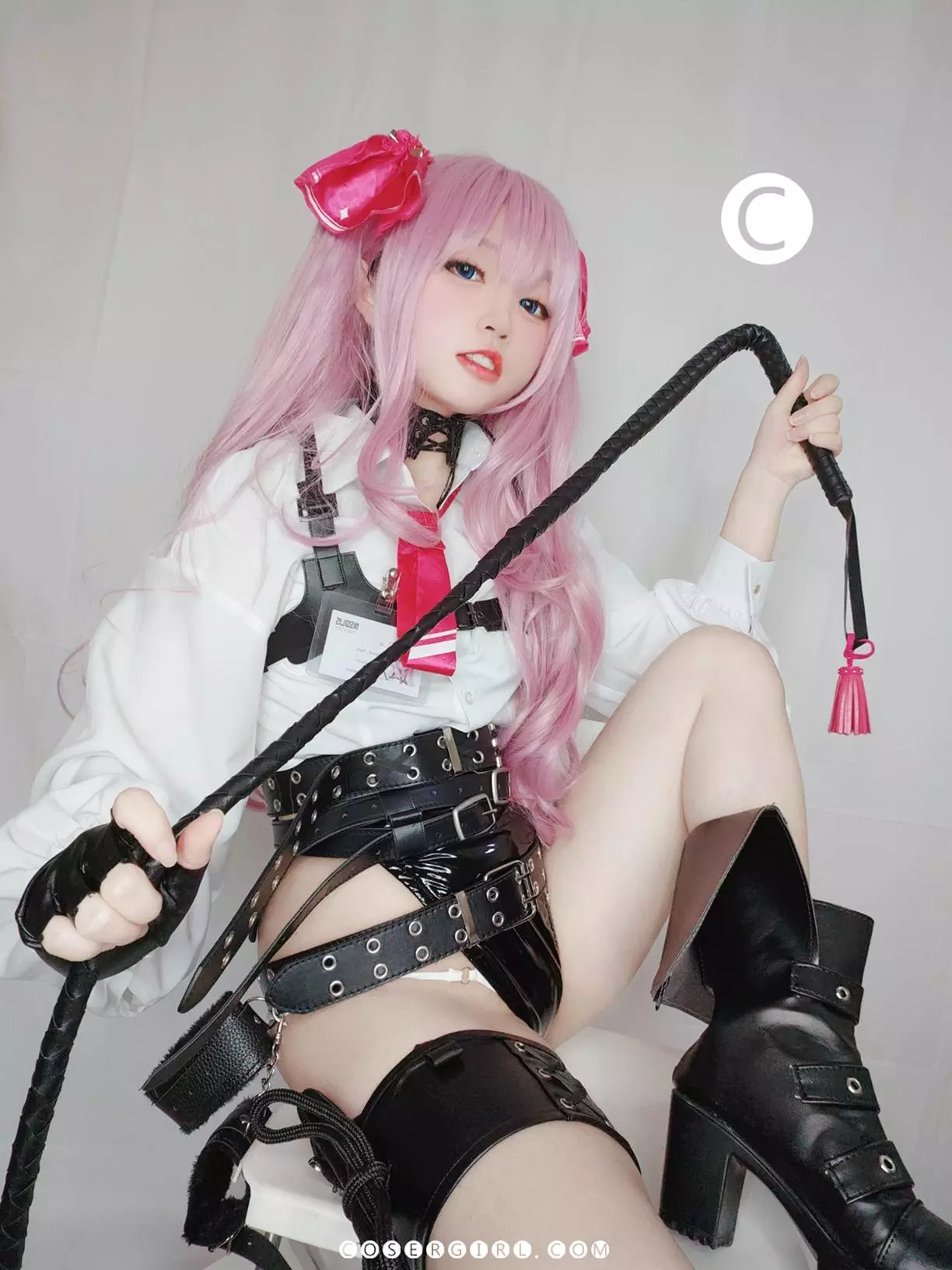 神沢永莉「胜利女神尤尼」废土仓库里的粉色恶魔！ - coser福利社在线观看-coser福利社